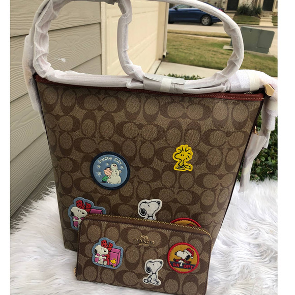 New 🎀 Coach Peanuts Val Duffle In Signature Canvas Bag With Patches & Wallet - Picture 3 of 13